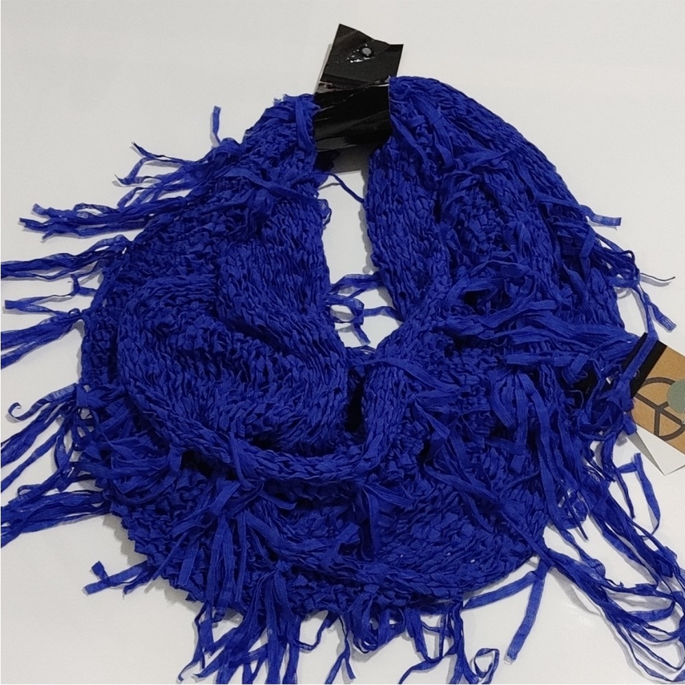 Steve Madden Infinity Scarf - Picture 6 of 6